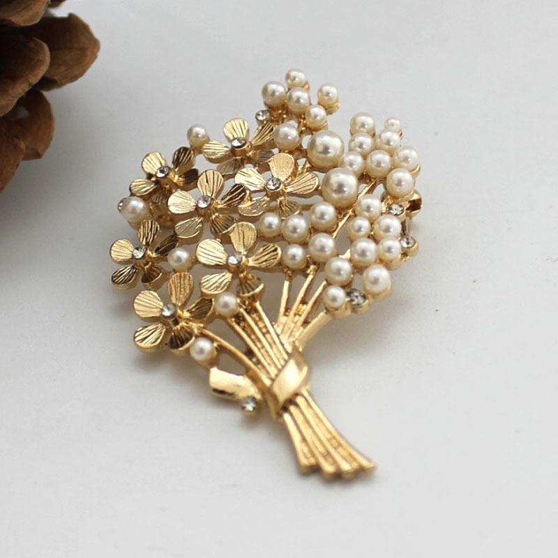 Ladies Delicate Bouquet Pearl  - Suit Supply Wedding Party 评论和价格
