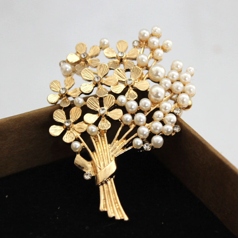 Ladies Delicate Bouquet Pearl  - Suit Supply Wedding Party 评论和价格
